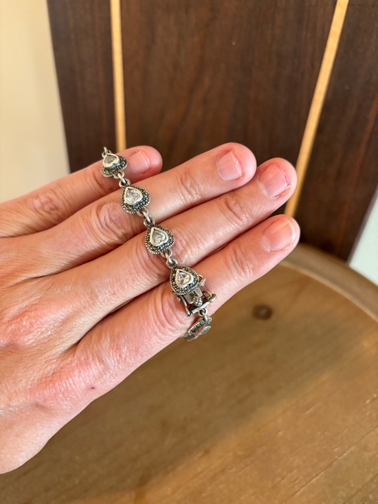 Jewelry - Sterling Silver Heart Shaped Crystal Bracelet 8”